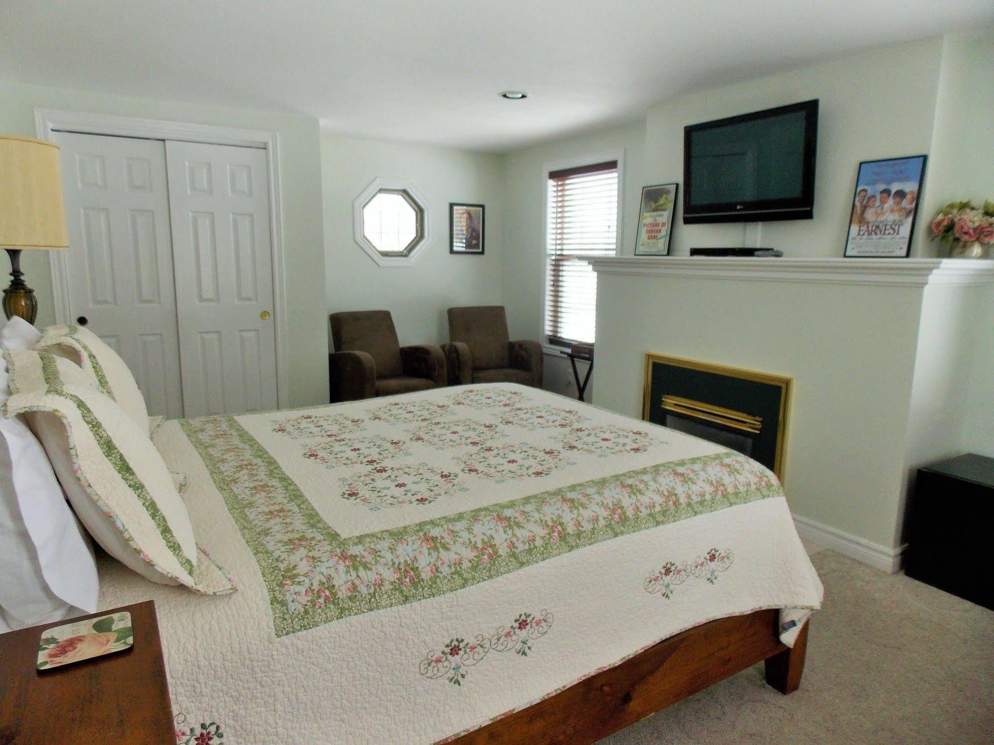 Finlay House Bed And Breakfast Niagara - On - The - Lake מראה חיצוני תמונה